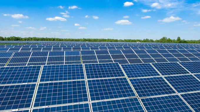 Can Solar Power Run a Swimming Pool